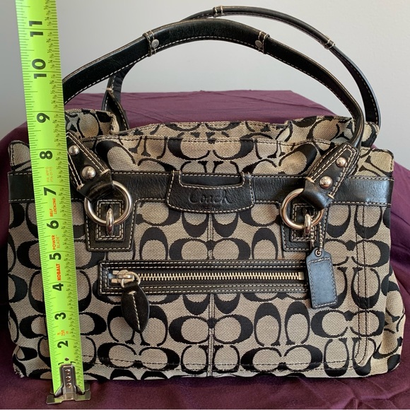 Authentic Coach Signature handbag - Picture 2 of 6